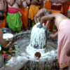 Article image for: Devotees flock to Mahakaleshwar temple for auspicious last Monday of "Shravan 2023"