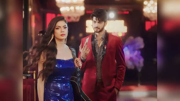 ‘Love Biye Aajkaal’ to premiere today; All you need to know about the Om Sahani-Moumita Sarkar starrer