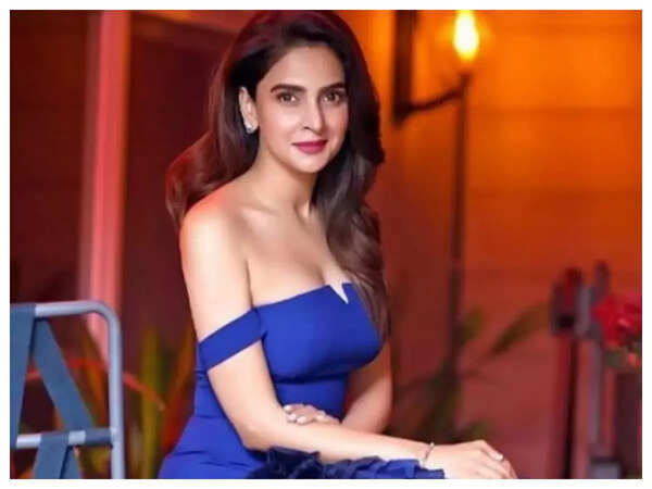 Saba Qamar Images