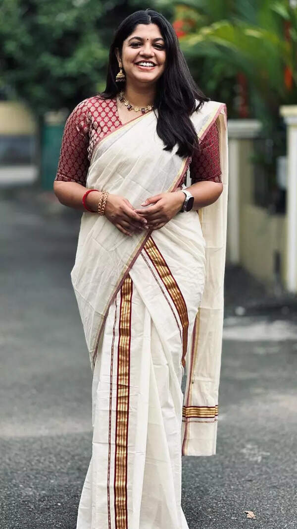 Aparna Balamurali Wallpapers