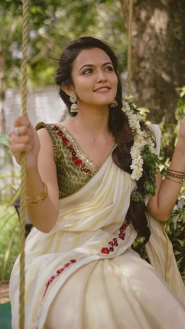 Aparna Das Images