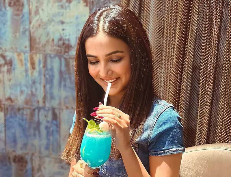 Jasmine's exotic getaway pics