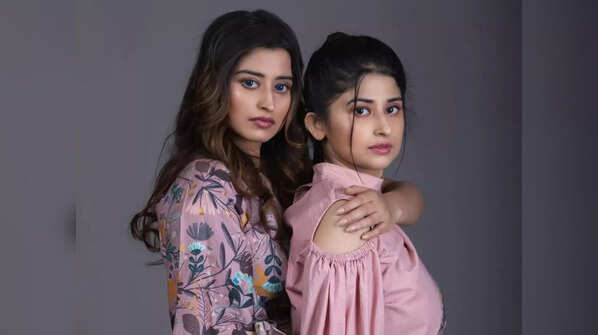 Somi and Saba Khan