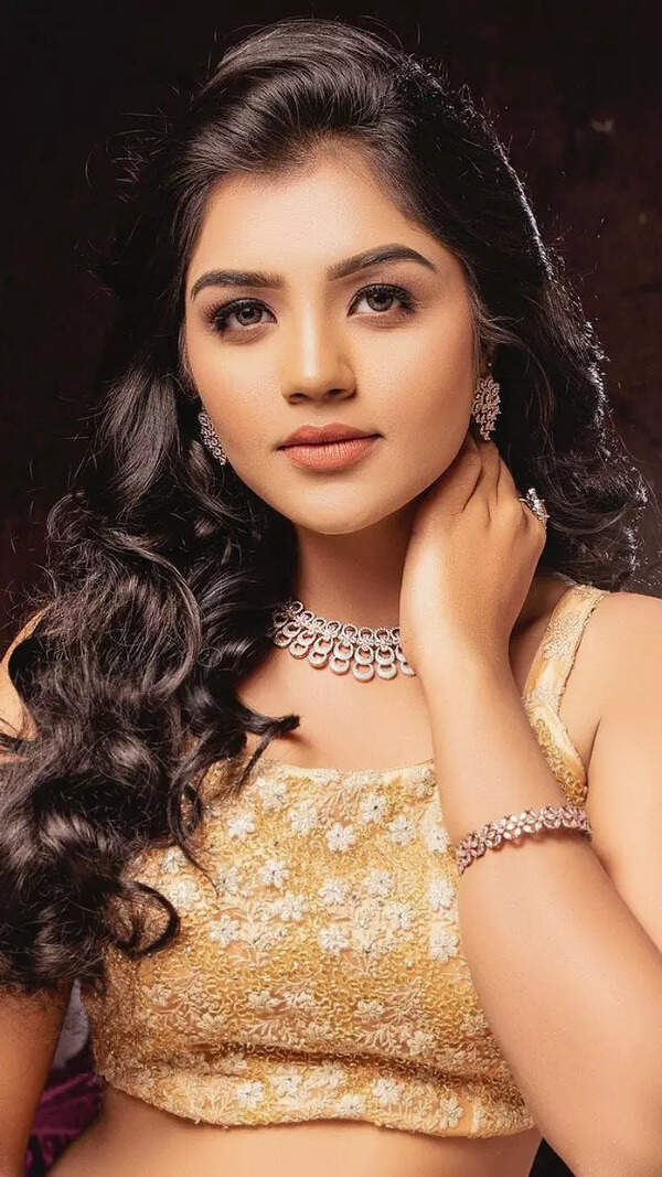 Suveta Shrimpton Pictures