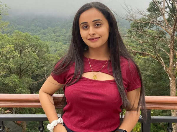 Sanjana Burli Images