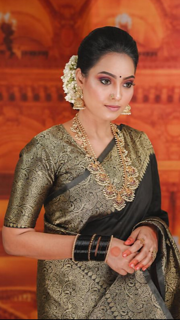 Pavithra Janani Images