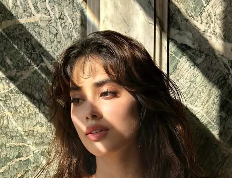 Janhvi Kapoor's Paris photo dump is all about 'Eat Pray Love'