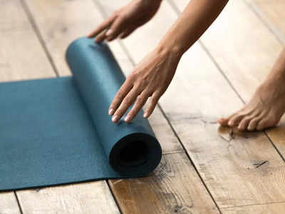 This color-changing yoga mat gives visual feedback on your form