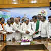 Karnataka Bandh News: Pro-Kannada organisations, farmers' association leader Kurubur Shanthakumar, and other organisation leaders met Karnataka CM Siddaramaiah and demanded a distress formula solution when there is less rain in the state. (ANI)