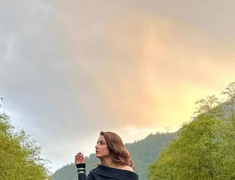 Hina Khan nails fall fashion in elegant all-black look