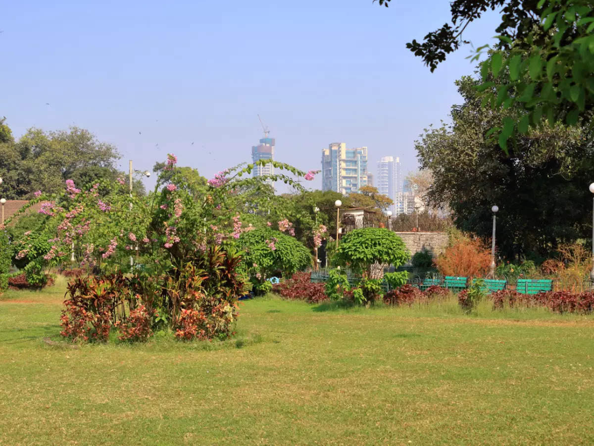 Mumbai S Iconic Hanging Garden To Shut