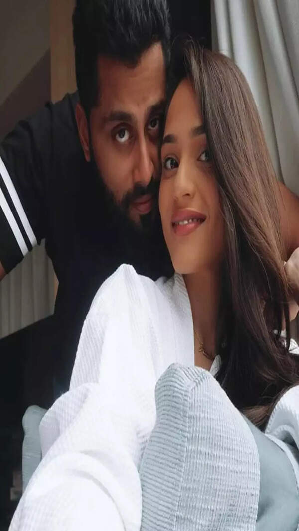 Abishek Ambareesh Wallpapers