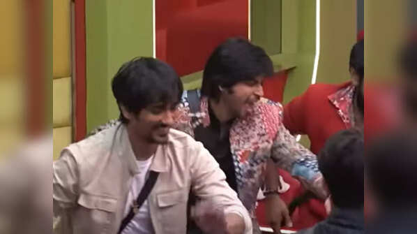 Siddharth's fun with the housemates