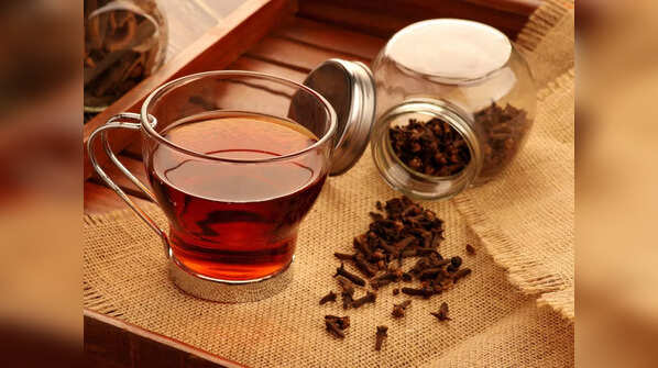 5 Benefits of drinking clove tea after meals