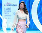 Hina Khan shines on the ramp with her effortless style and grace, see pictures