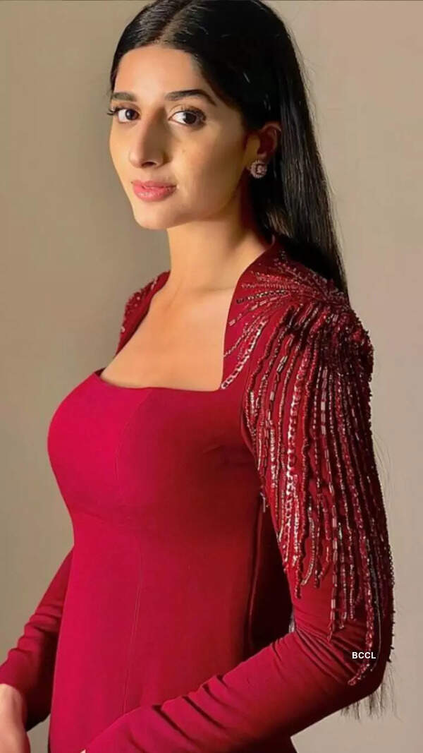 Mawra Hocane Photos