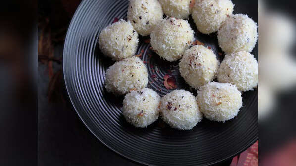 Coconut Ladoo