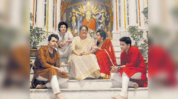 Durgeshgorer Guptodhon (2019)