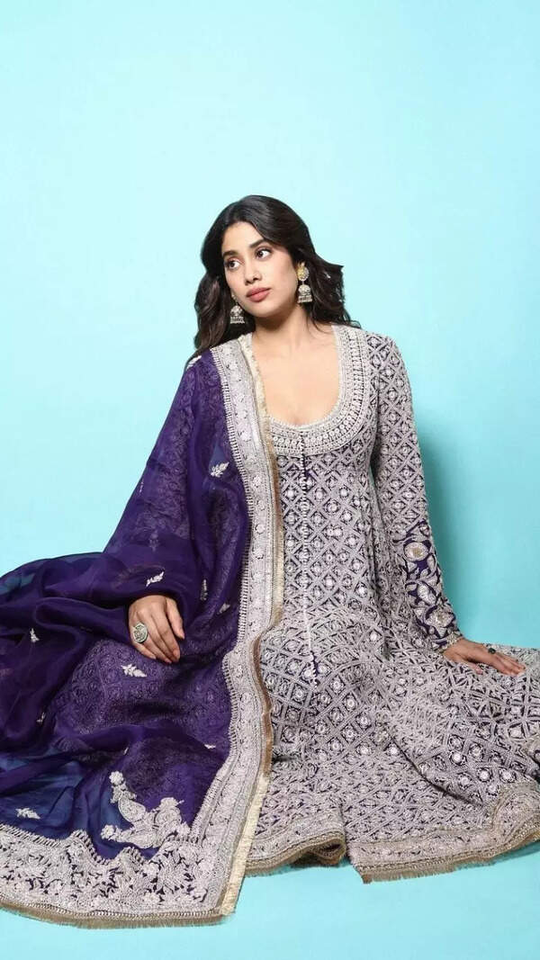 Janhvi Kapoor Wallpapers