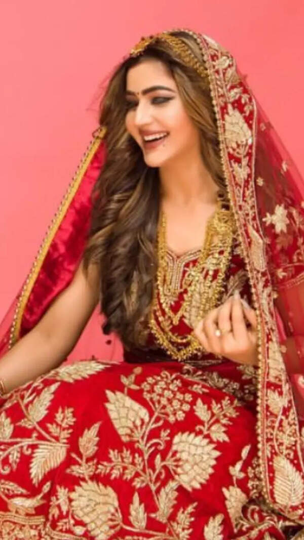 Soniya Bansal Photos