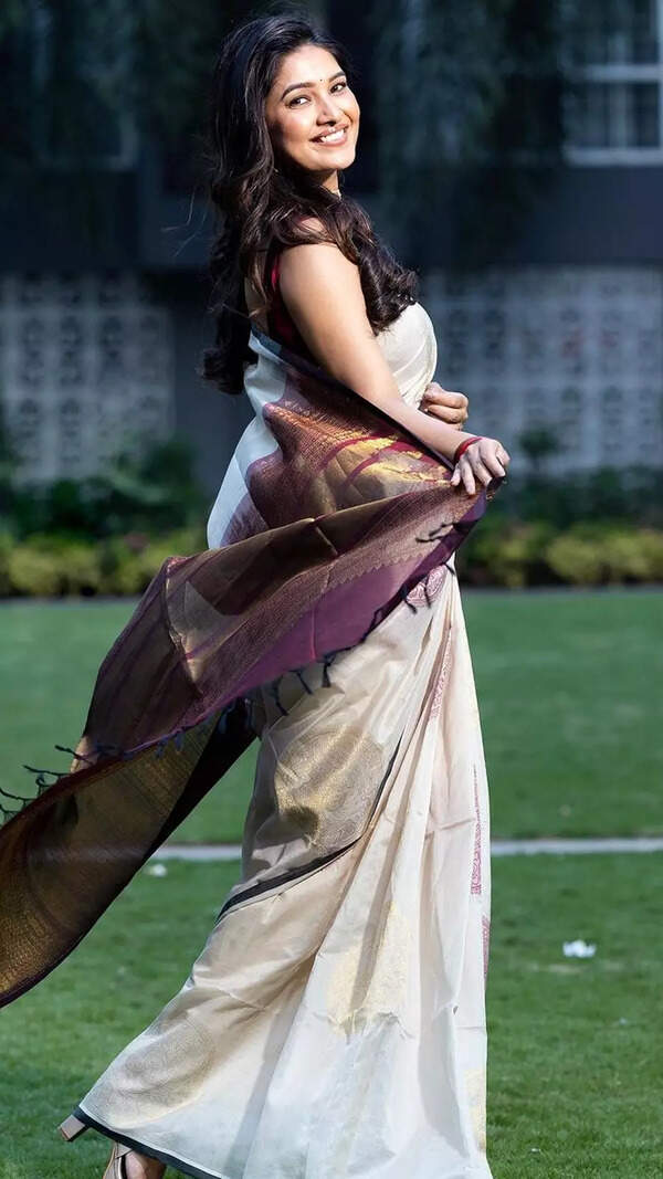 Vani Bhojan Images