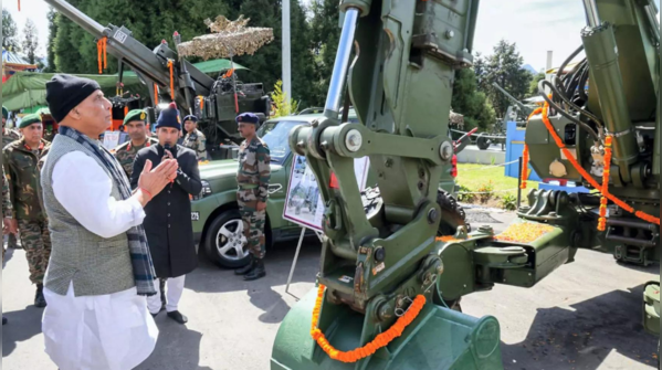 Defense Minister thanked brave troops