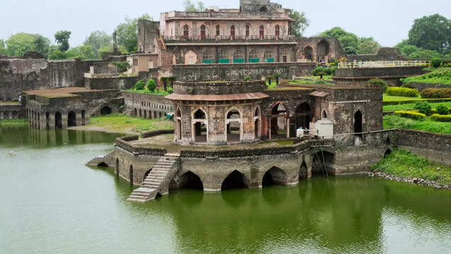 Have you been to this palace in Madhya Pradesh that looks like an ornate ship!