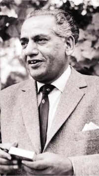 Article image for: <i class="tbold">faiz ahmad</i> Faiz