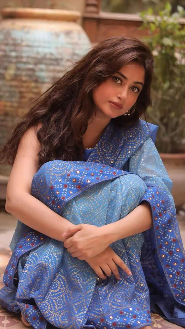 Sajal Ali Photos