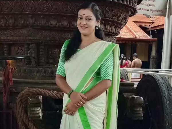 Aparna Nair Images