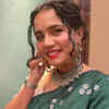 ​Unusual behavior of the people in the set​