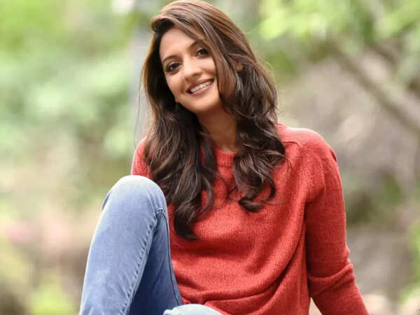 tejashri pradhan Images