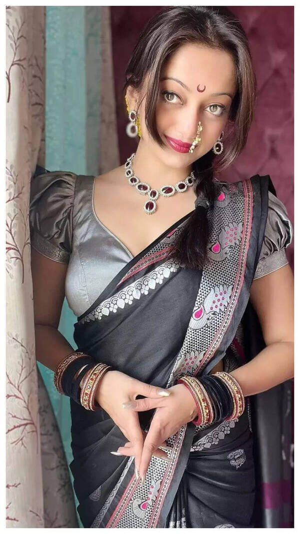 manasi naik