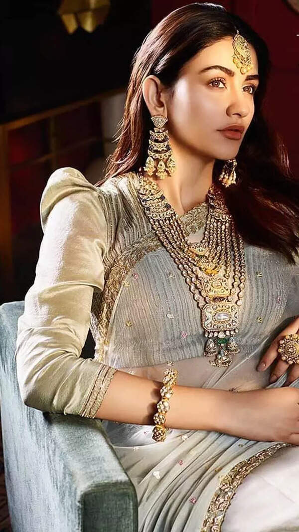Aditi Arya Photos