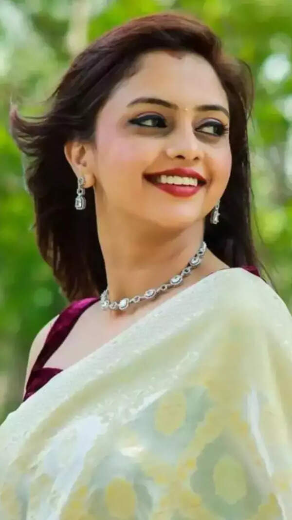 Sukrutha Nag Images