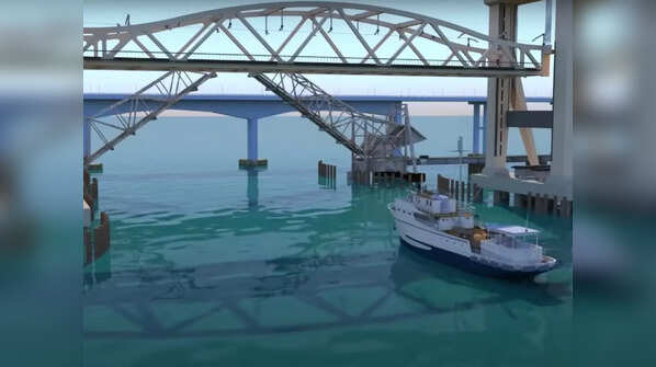 Vertical lift span of new Pamban bridge