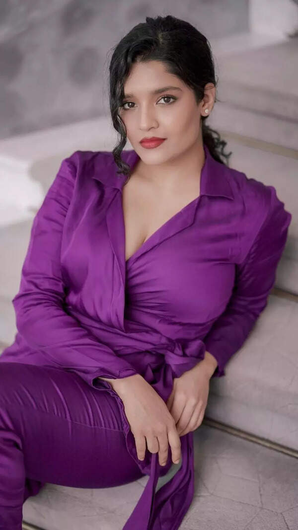 Ritika Singh Images