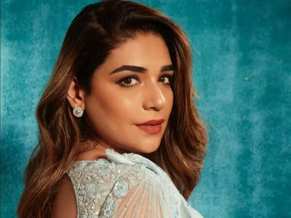 Anjum Fakih Photos
