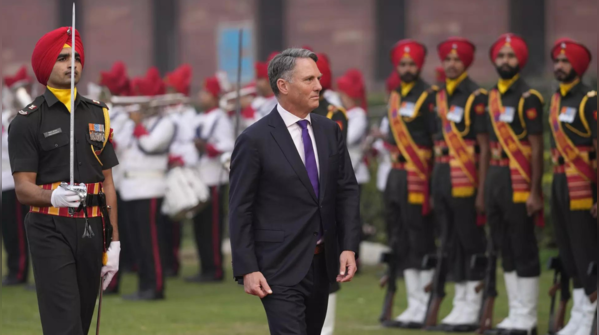 Respectful tribute at National War Memorial
