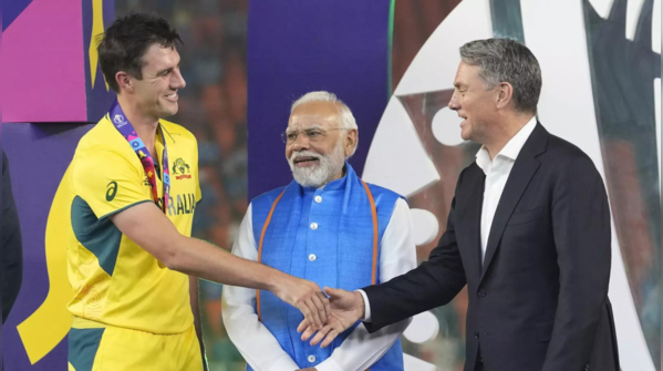 Lauds India’s hosting skills