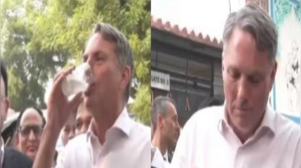 Australian deputy enjoys Indian street food