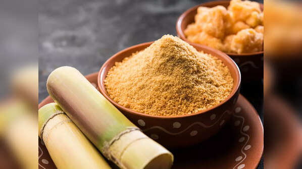 Eat these common foods with jaggery to boost immunity in winters