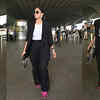 Article image for: 'Hi Nani'- Mrunal Thakur gets involved in <i class="tbold">fun banter</i> with paparazzi, actress' pink shoes grab attention