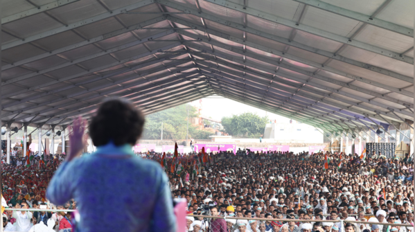 'PM Modi favours industrialists, ignores the poor'