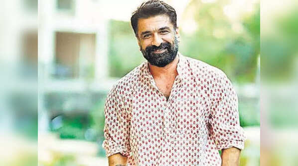 Eijaz Khan