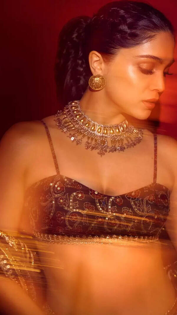 Sharvari Wagh Images