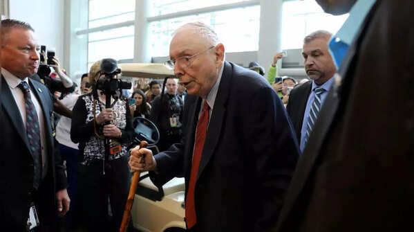 Munger didn’t even spare Wall Street