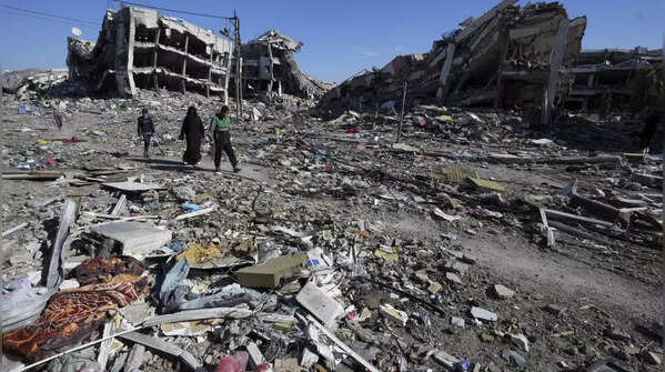 Israeli warplanes hit Gaza