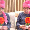 Article image for: <i class="tbold">Dharmendra</i> thanks fans for showering ‘love’ on his 88th birthday; says, ‘Pyaare pyaare tohfe aye hain’