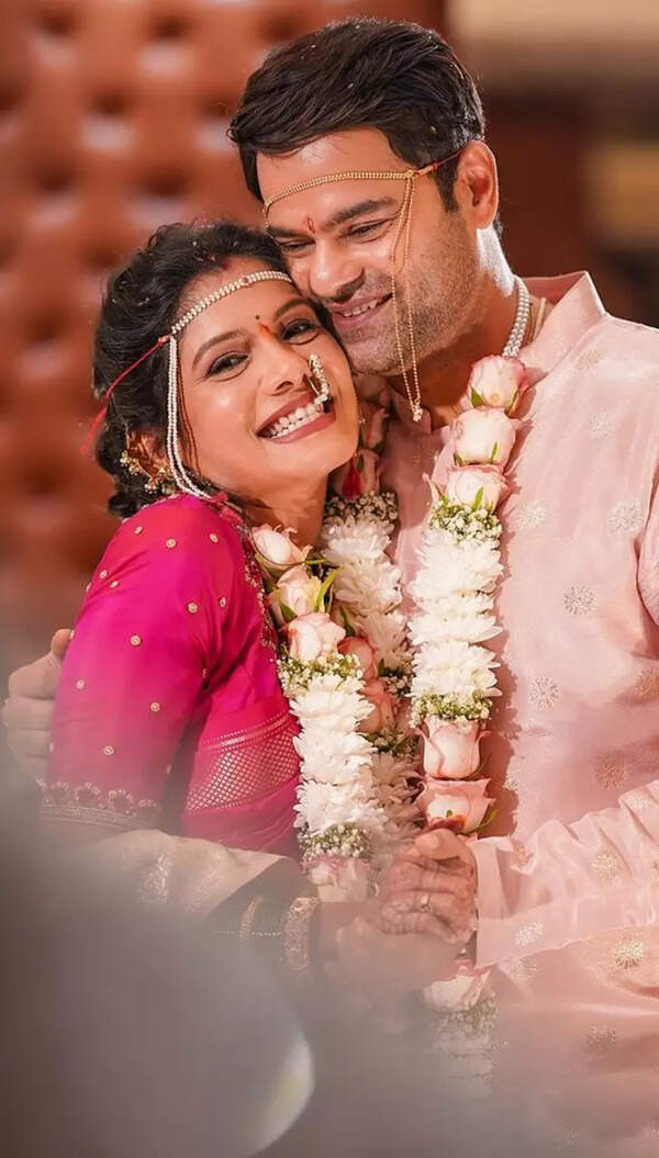 Suruchi Adarkar Images